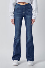 Load image into Gallery viewer, Cello Pull-On Jeans SHORT Length Jegging
